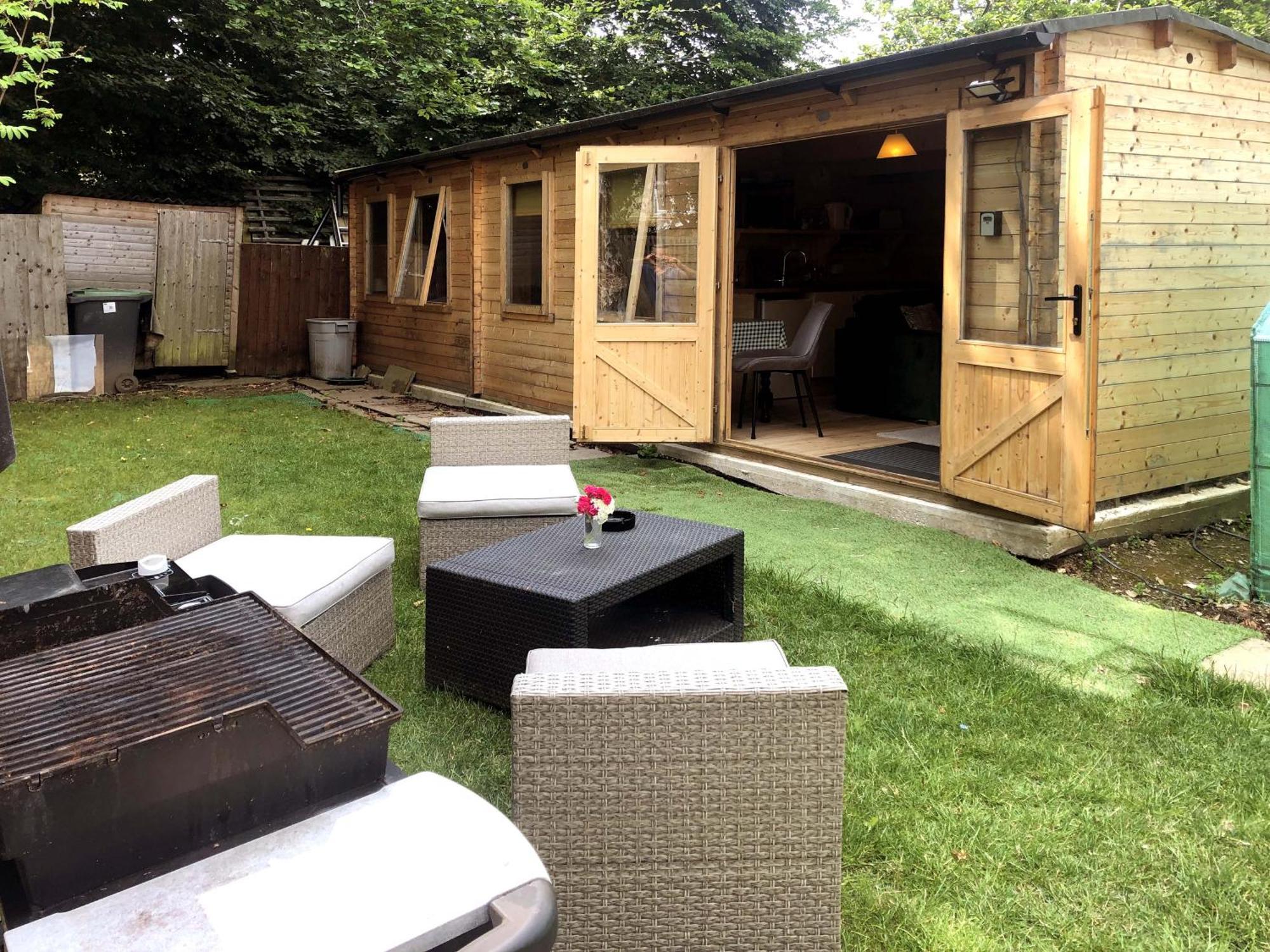 Cosy Garden Log Cabin Σαλισμπέρι Εξωτερικό φωτογραφία